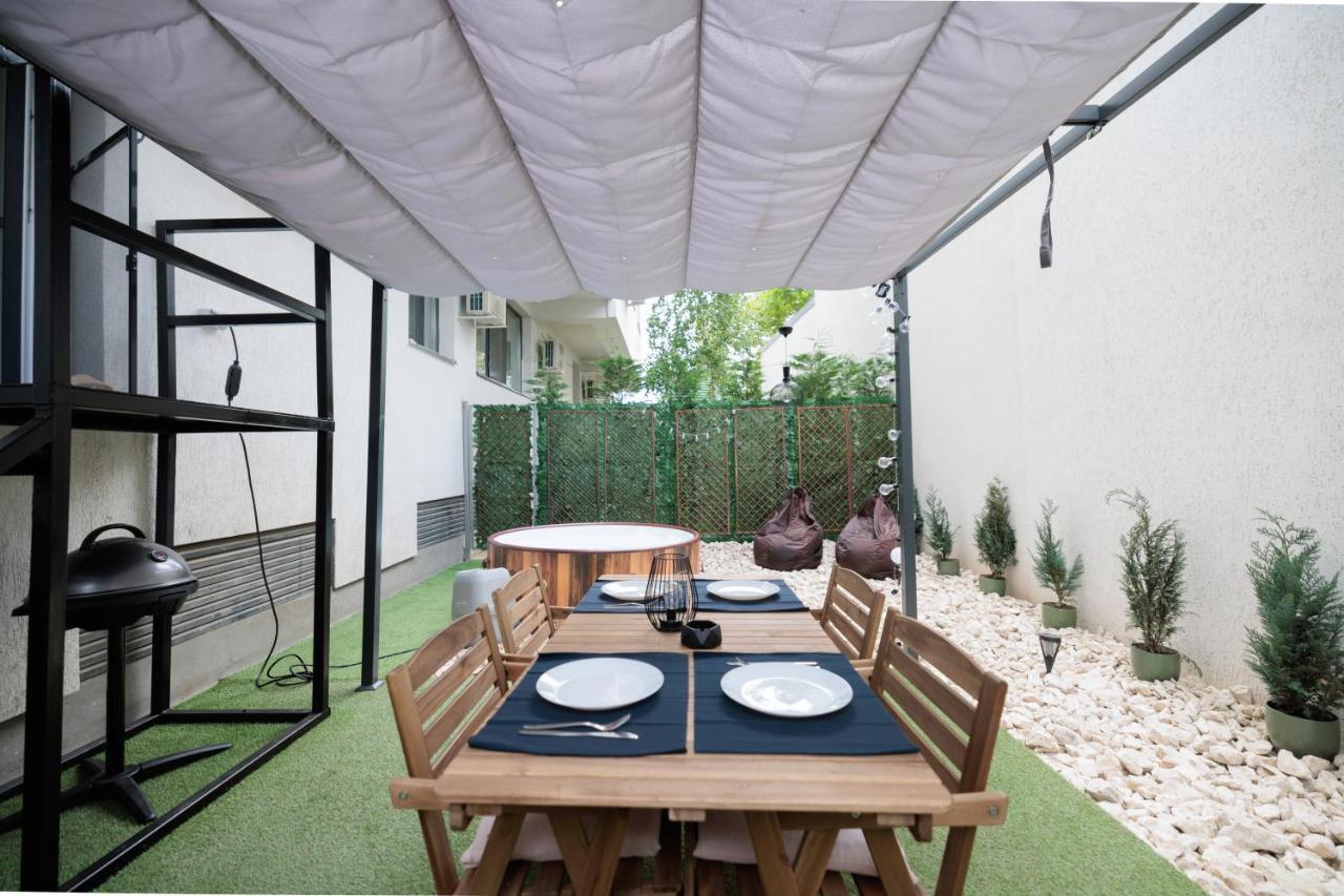 Apartmán Downtown Hidden Garden With Jacuzzi In Bukurešť Exteriér fotografie
