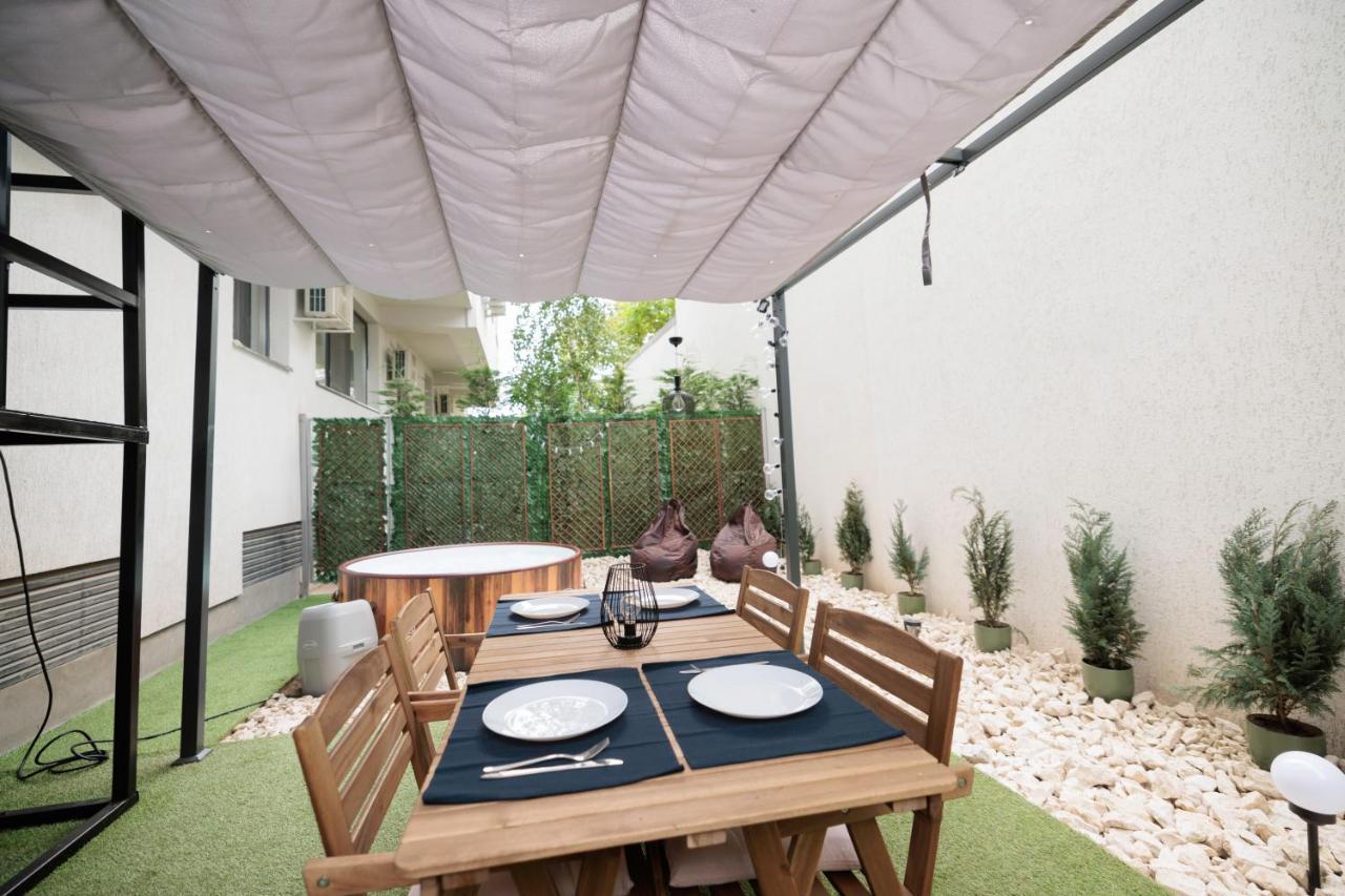 Apartmán Downtown Hidden Garden With Jacuzzi In Bukurešť Exteriér fotografie