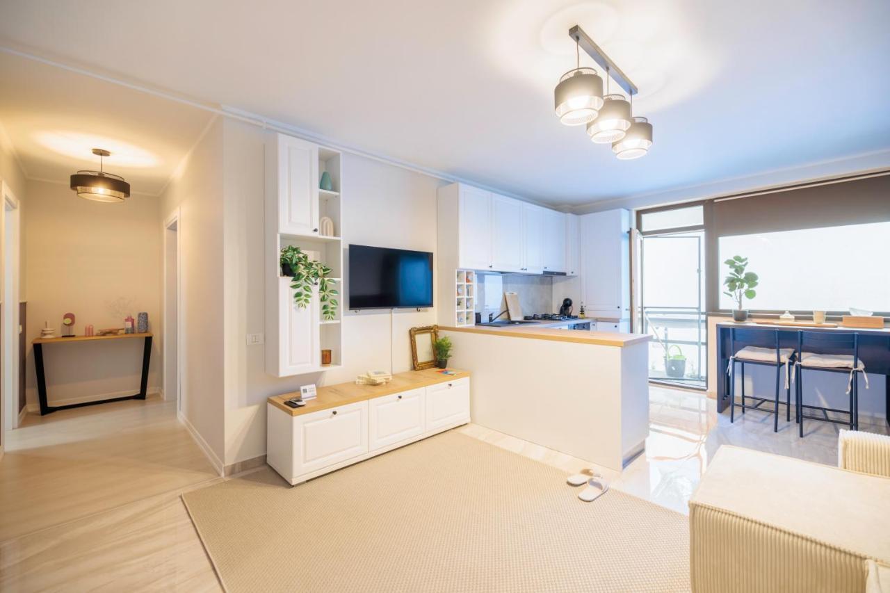 Apartmán Downtown Hidden Garden With Jacuzzi In Bukurešť Exteriér fotografie