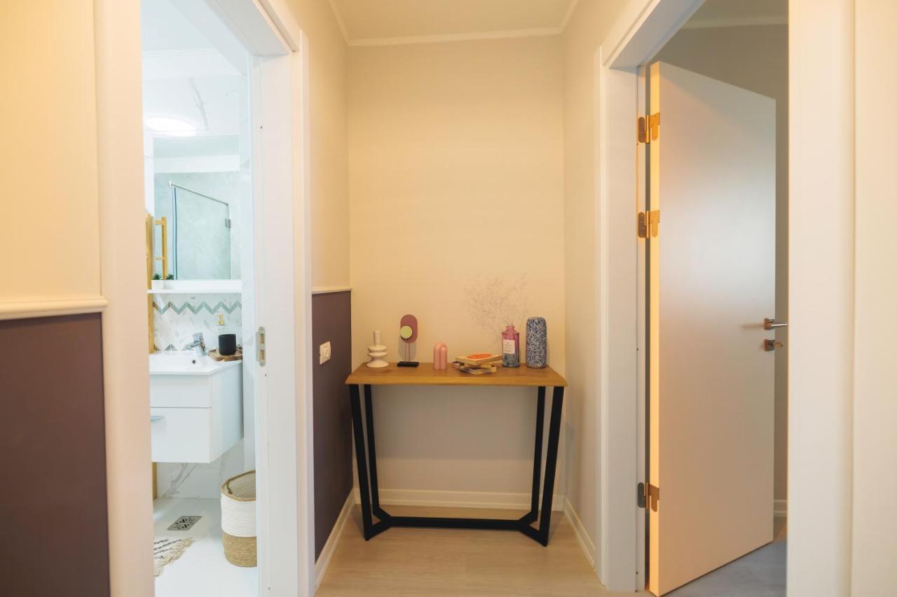 Apartmán Downtown Hidden Garden With Jacuzzi In Bukurešť Exteriér fotografie