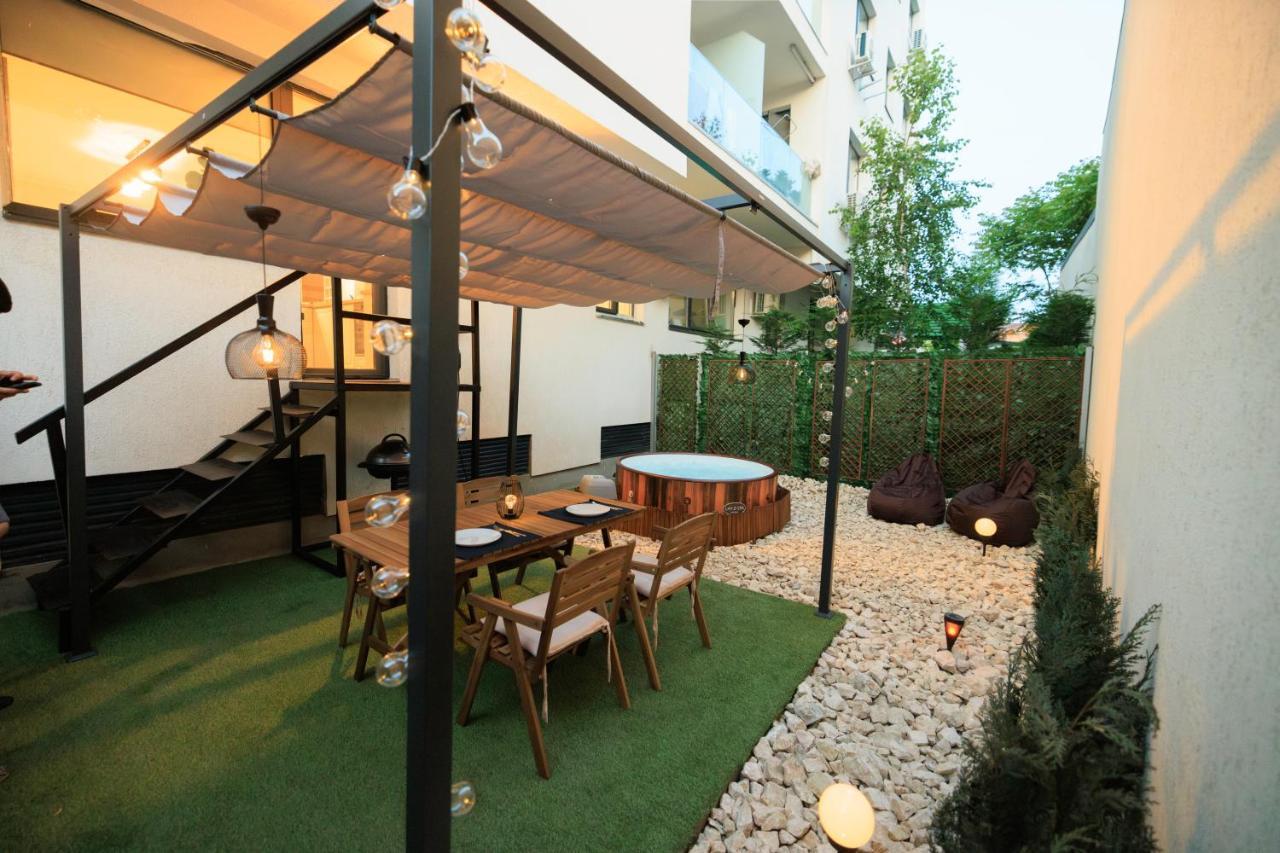 Apartmán Downtown Hidden Garden With Jacuzzi In Bukurešť Exteriér fotografie
