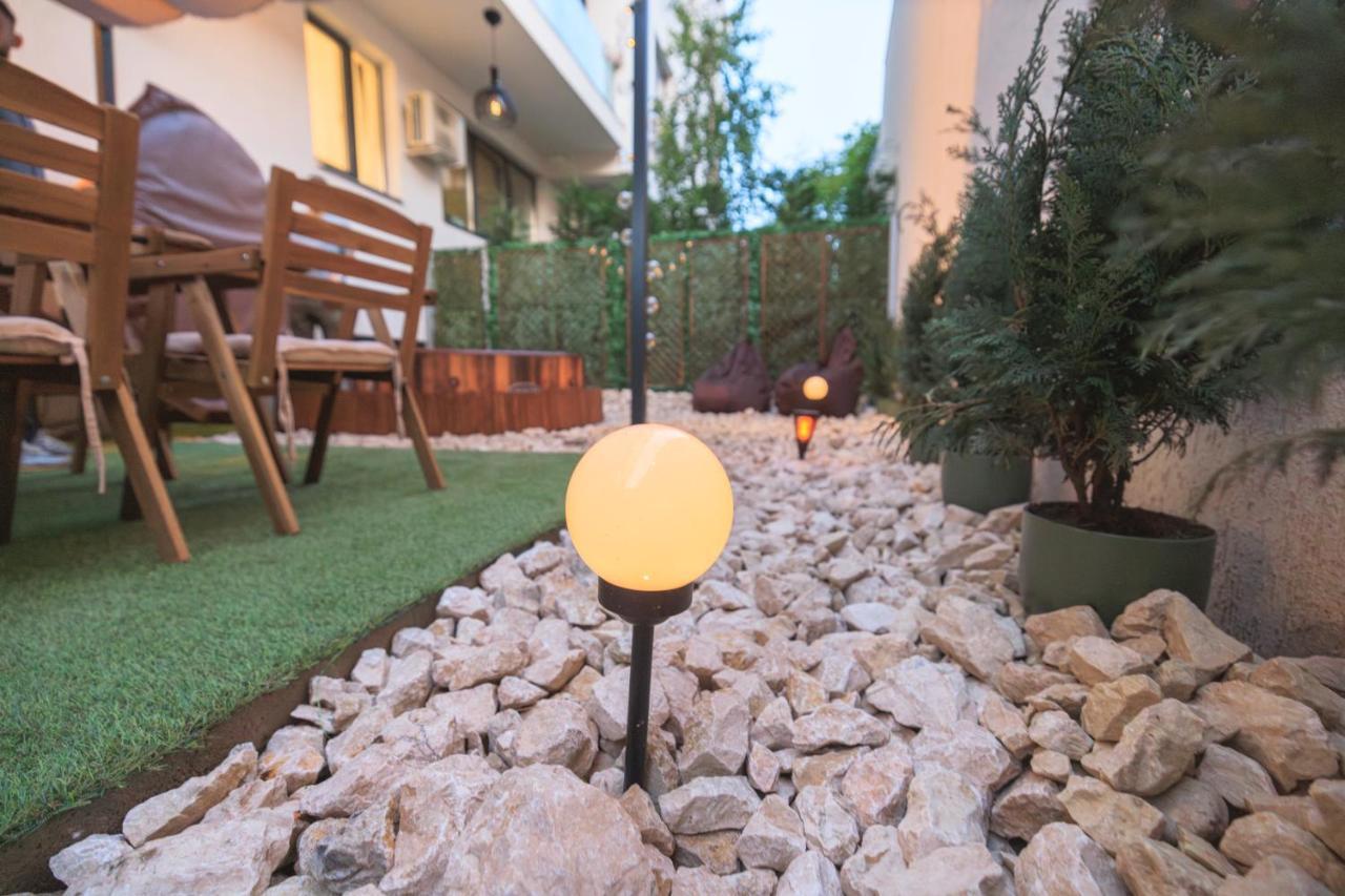 Apartmán Downtown Hidden Garden With Jacuzzi In Bukurešť Exteriér fotografie